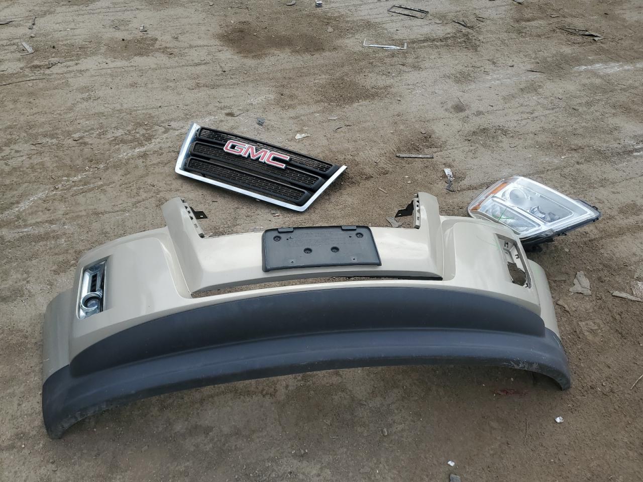 2011 GMC Terrain - Image 13