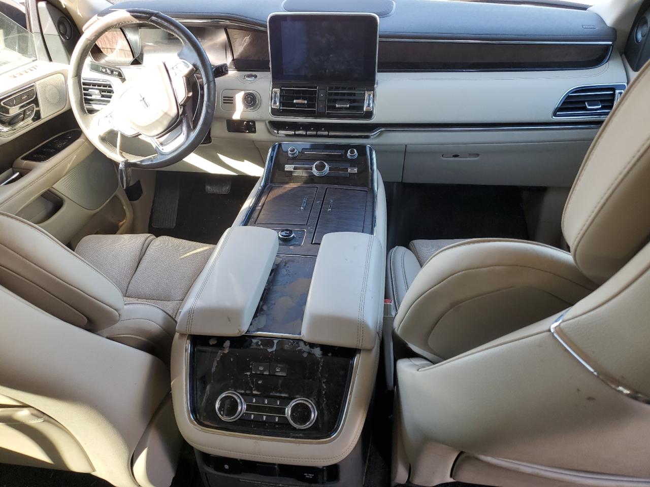 2019 Lincoln Navigator - Image 8