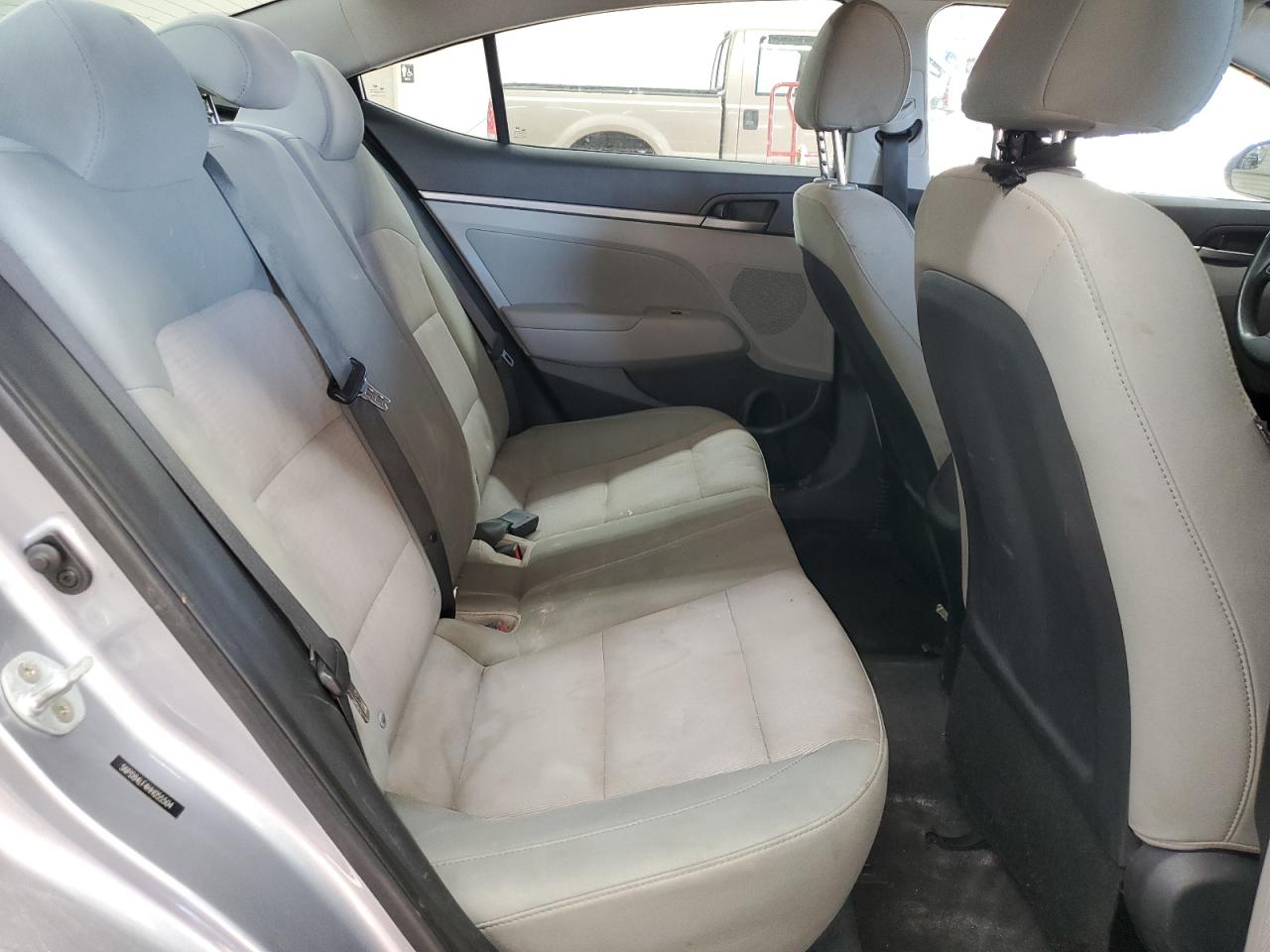 2017 Hyundai Elantra - Image 10