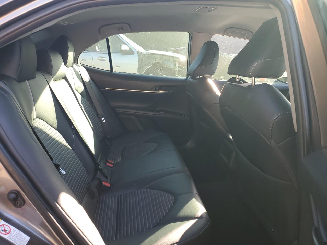 2018 Toyota Camry - Image 10
