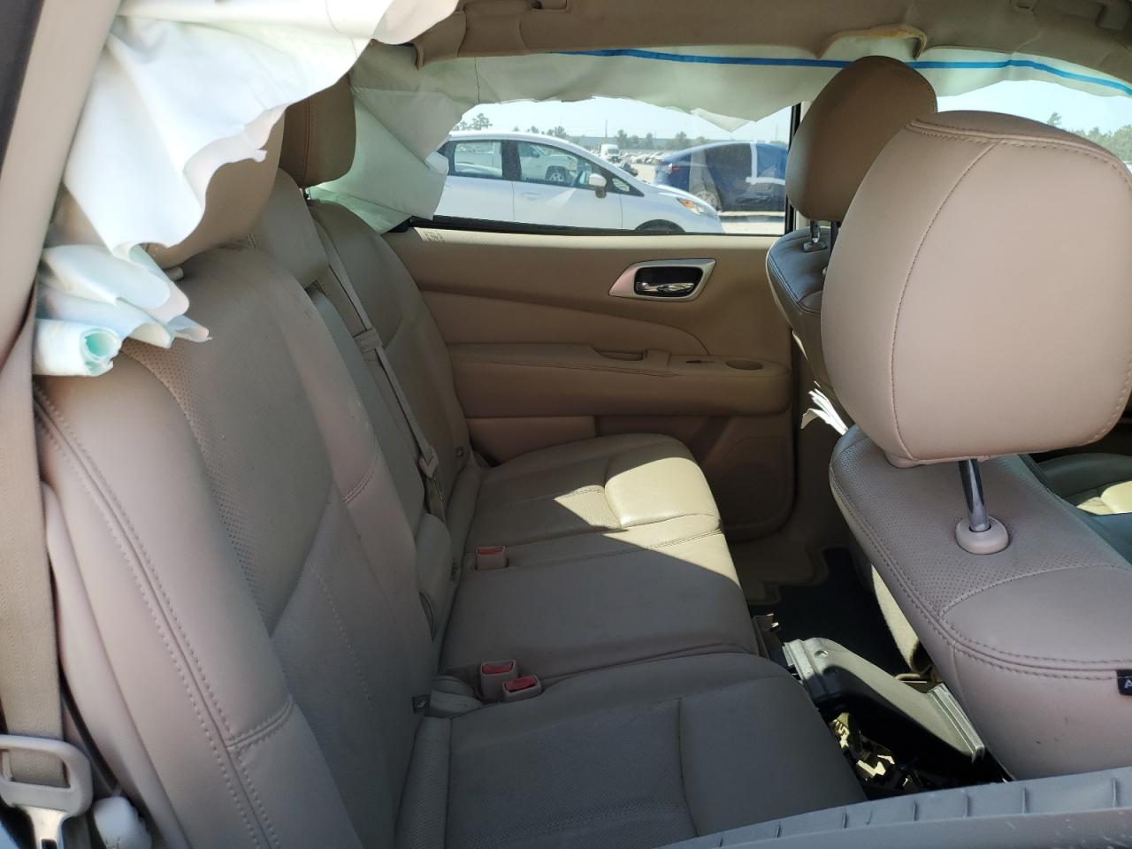 2014 Nissan Pathfinder - Image 11