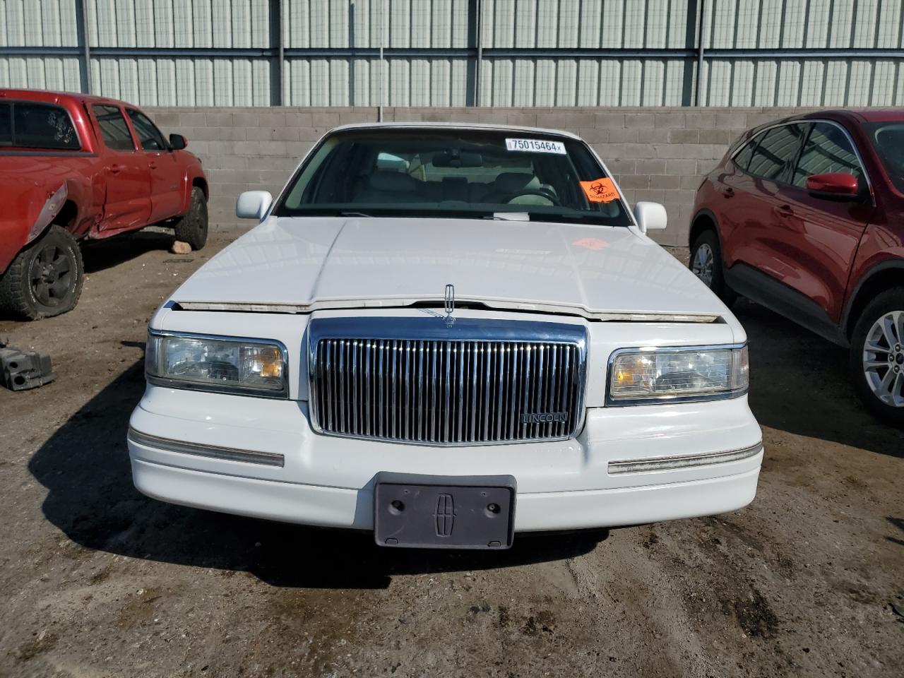 1LNLM82W6VY741808 1997 Lincoln Town Car Signature