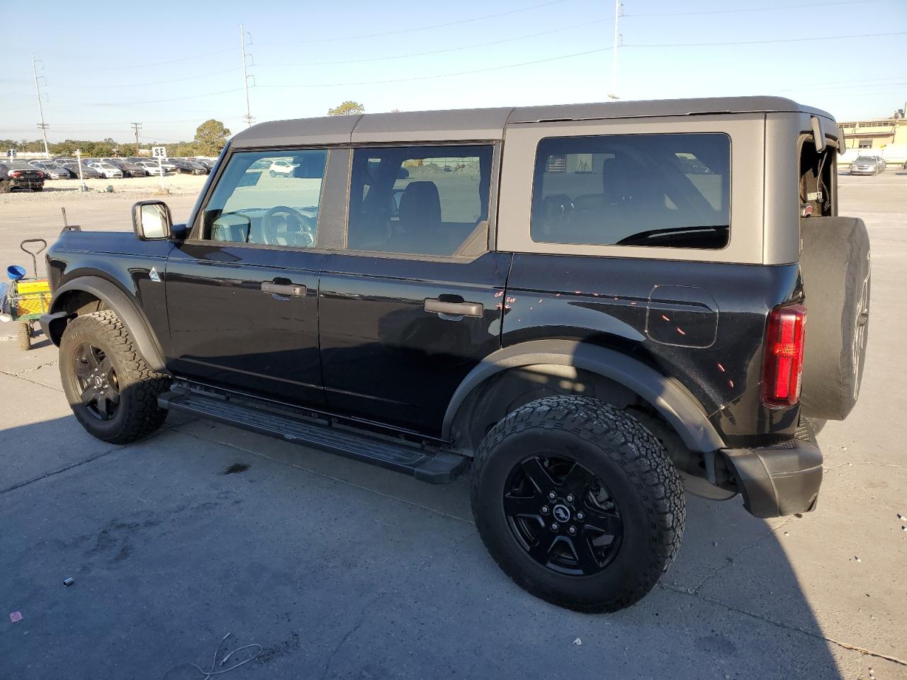 2022 Ford Bronco - Image 2