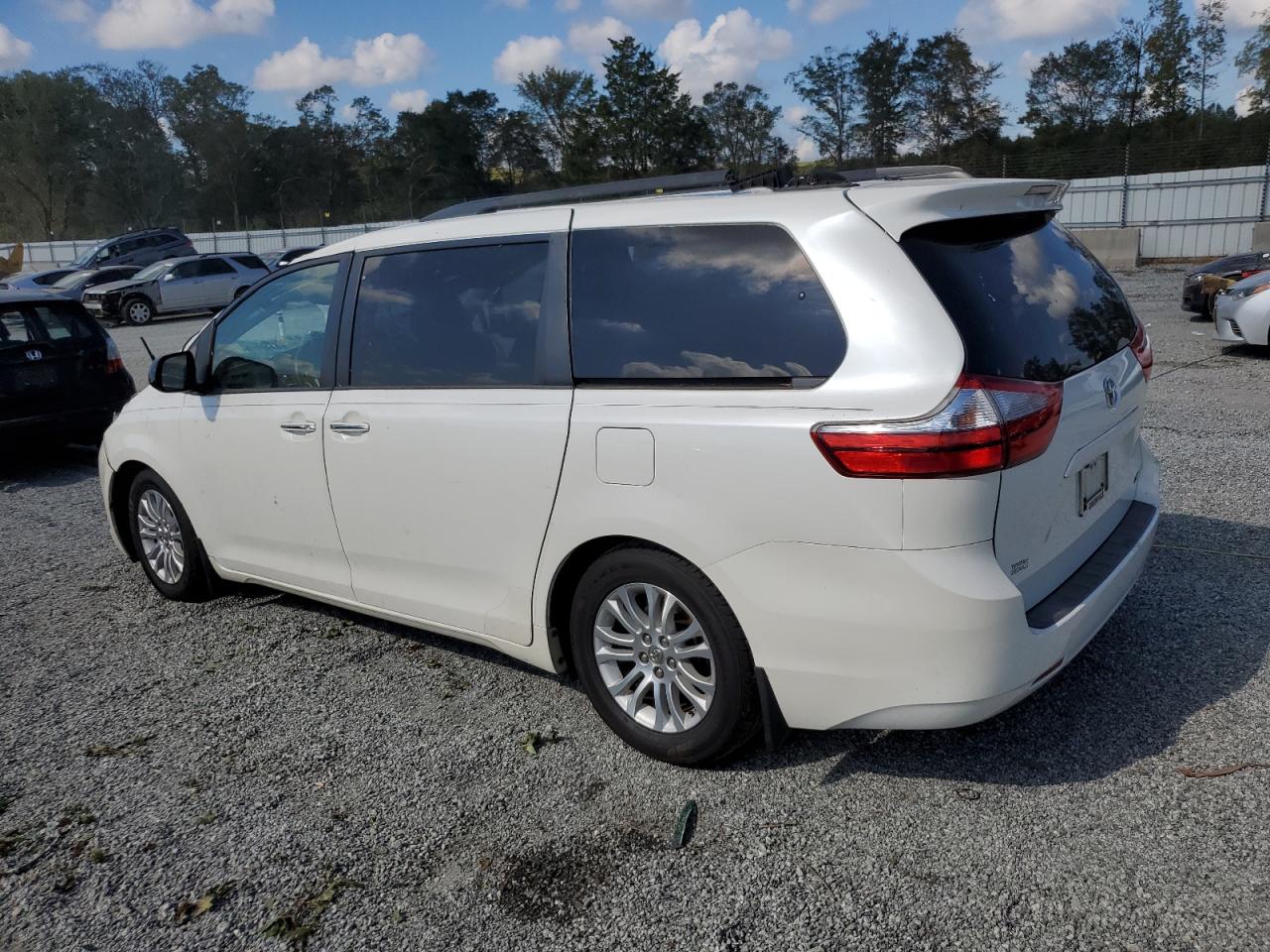 2015 Toyota Sienna Xle VIN: 5TDYK3DC4FS601646 Lot: 73272494