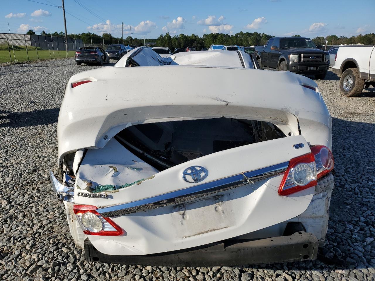 5YFBU4EE8DP168666 2013 Toyota Corolla Base