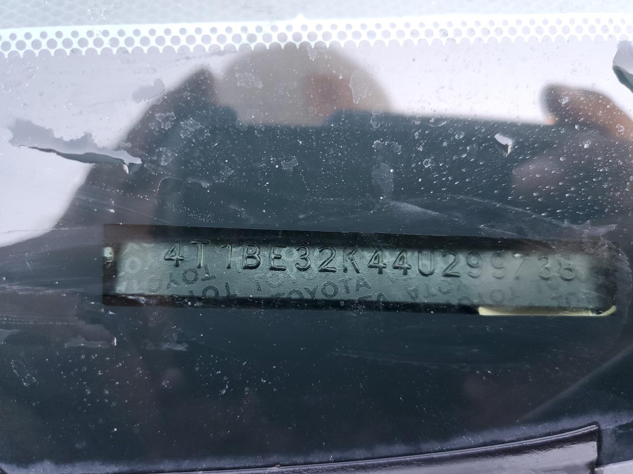 2004 Toyota Camry - Image 12