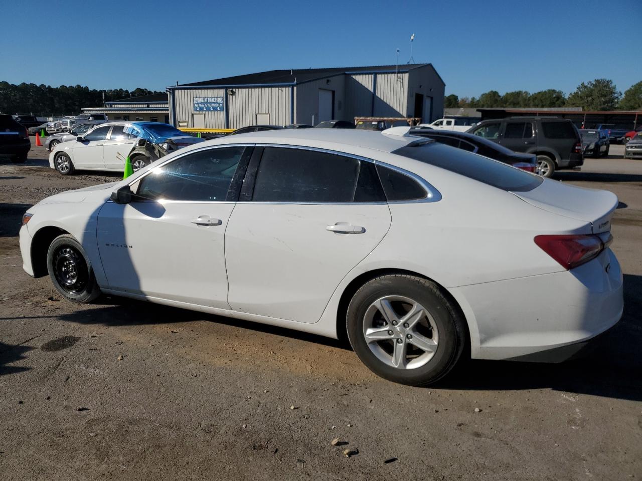 2022 Chevrolet Malibu - Image 2