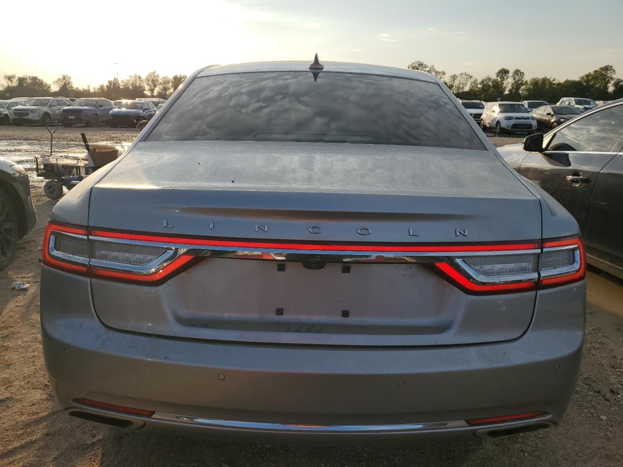 2020 Lincoln Continental - Image 7