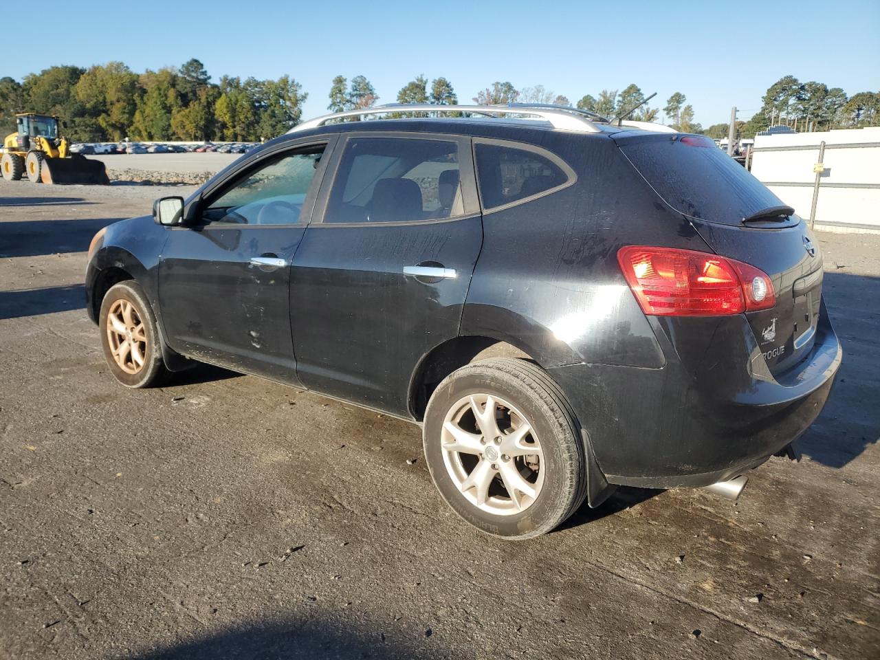 2010 Nissan Rogue - Image 2