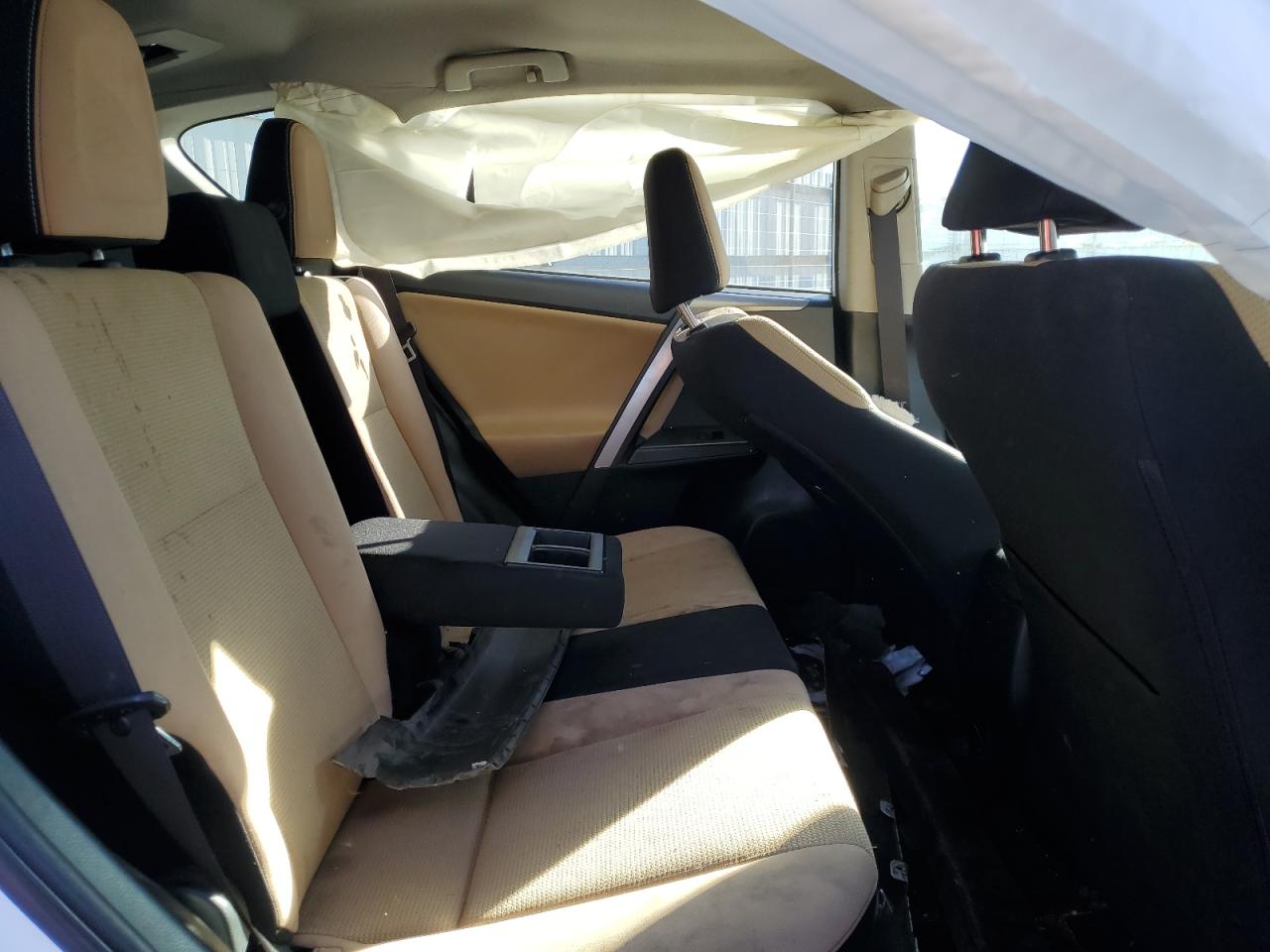 2016 Toyota RAV 4 - Image 11