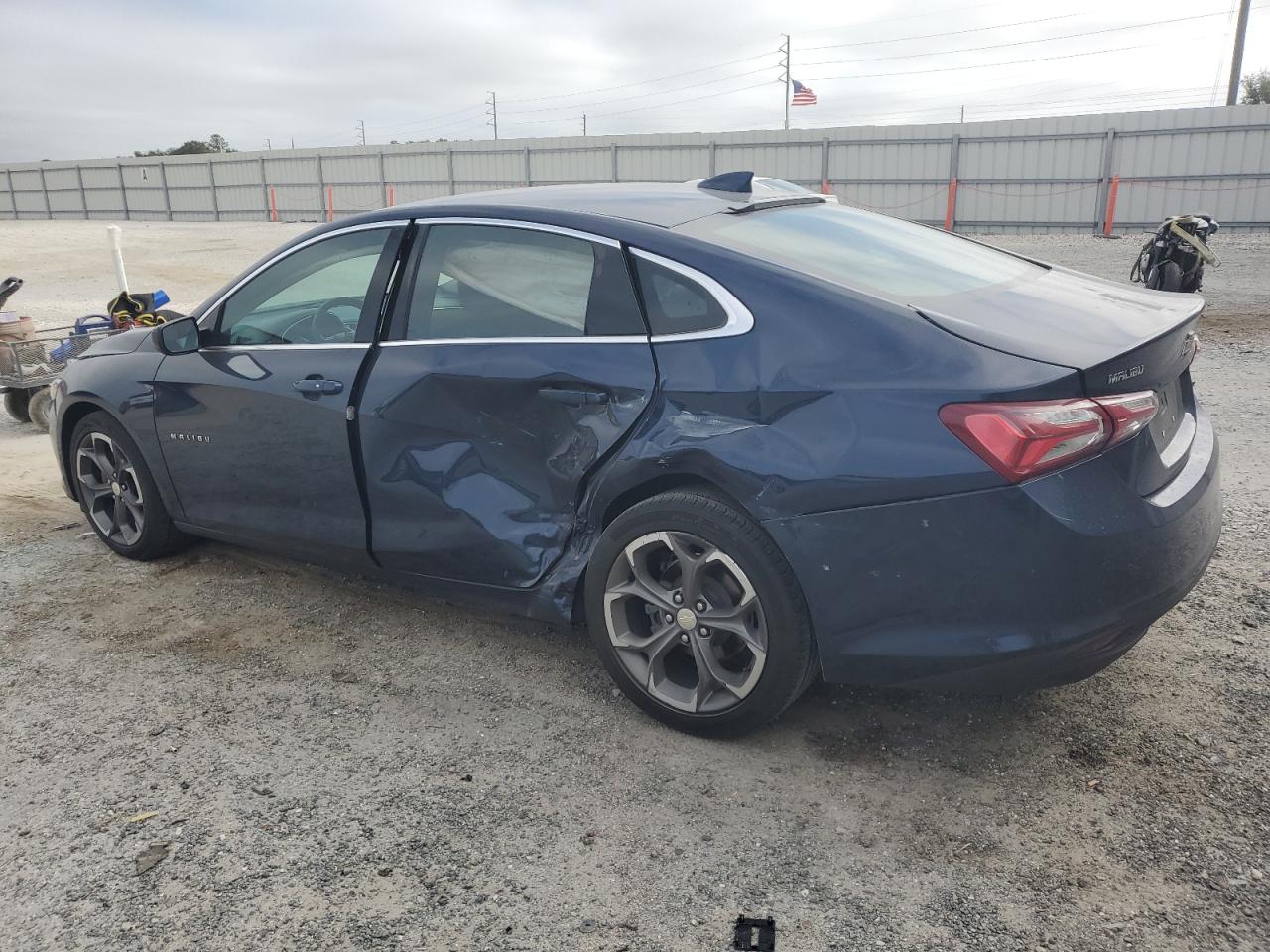 2021 Chevrolet Malibu - Image 2