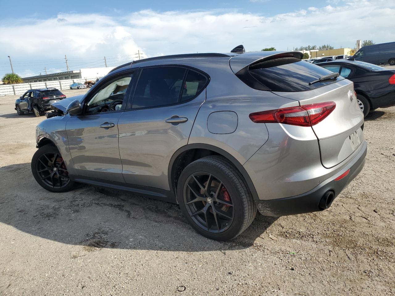 2019 Alfa Romeo Stelvio - Image 2