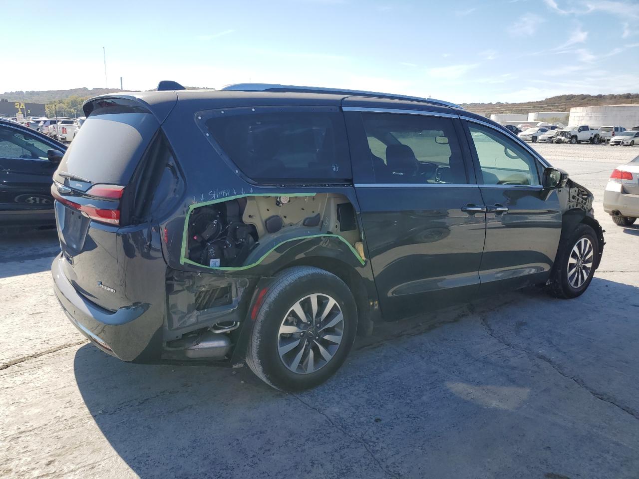 2021 Chrysler Pacifica - Image 3