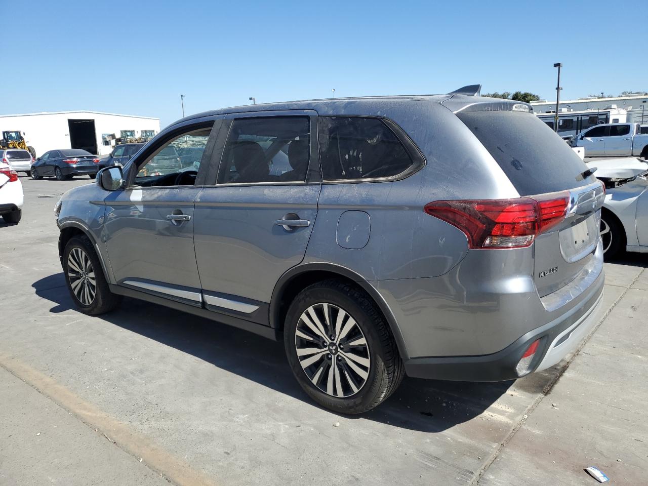 JA4AD3A37KZ049675 2019 MITSUBISHI OUTLANDER - Image 2