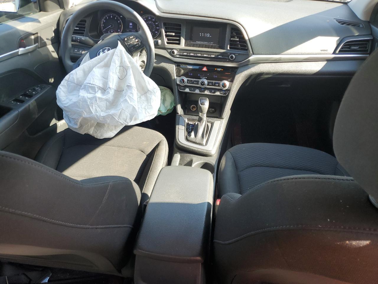 2020 Hyundai Elantra - Image 8