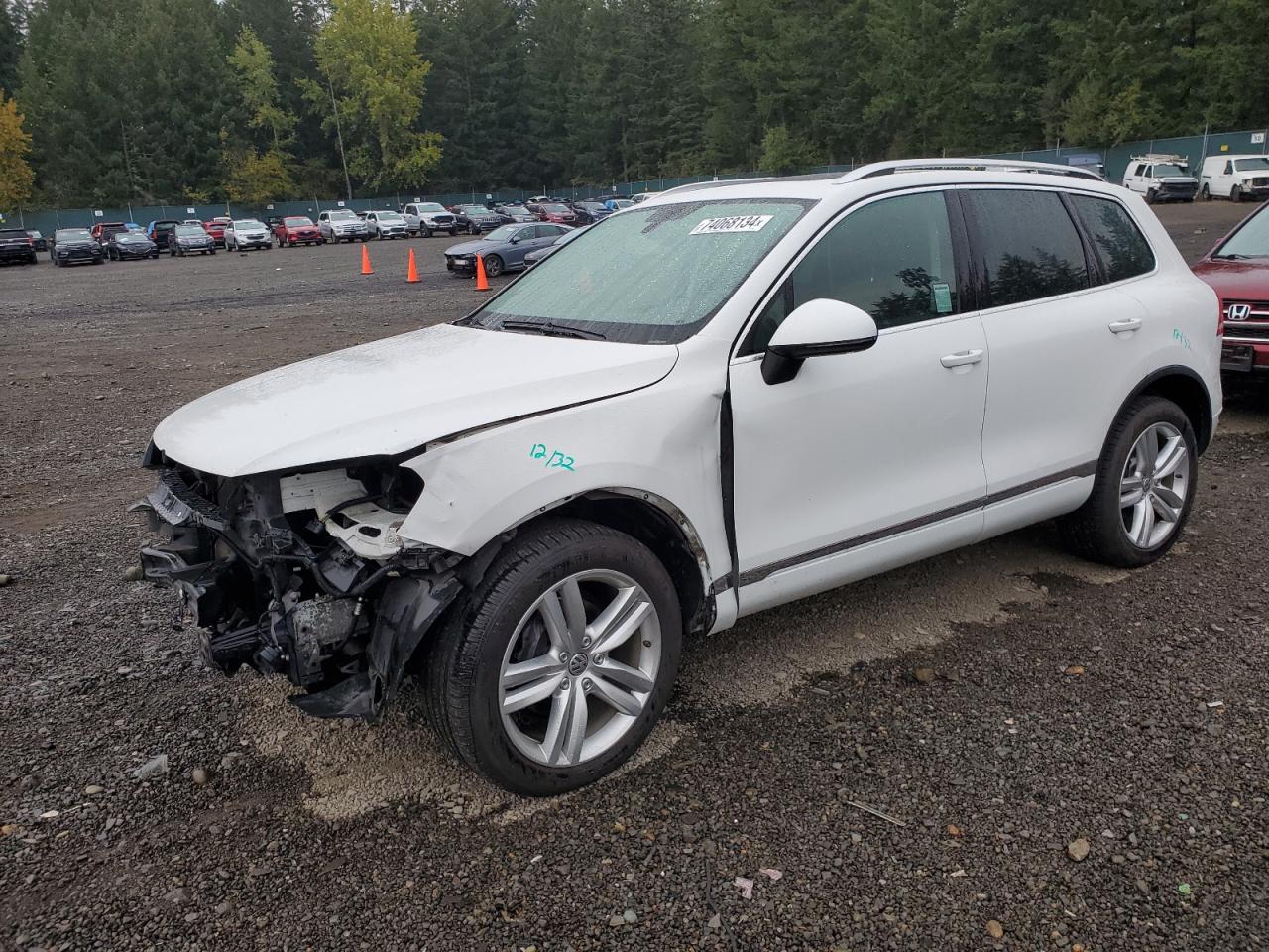 WVGEF9BP6DD01089 2013 Volkswagen Touareg V6