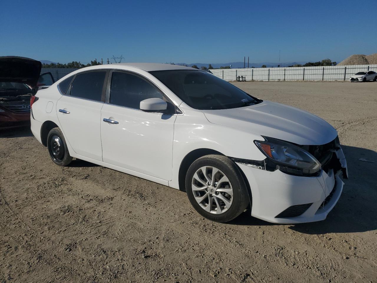 VIN 3N1AB7APXKY357989 2019 NISSAN SENTRA no.4