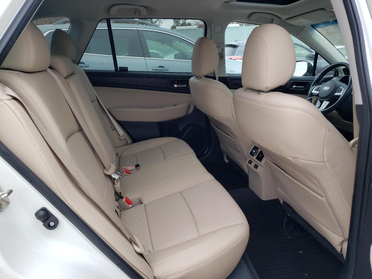 2015 Subaru Outback - Image 11