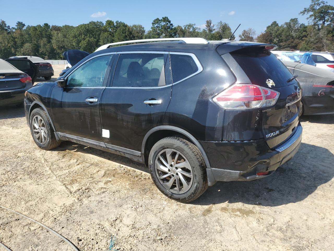 2015 Nissan Rogue - Image 2