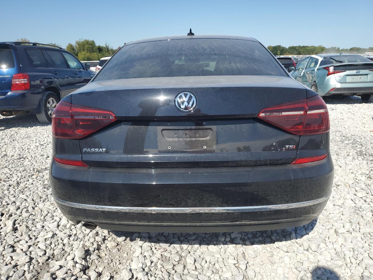 1VWLA7A34KC009987 2019 Volkswagen Passat Wolfsburg