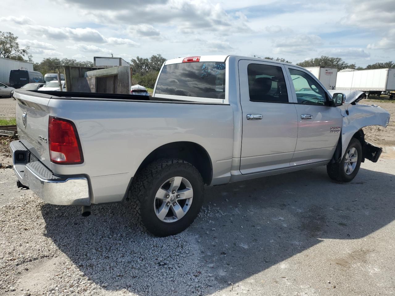 2014 RAM 1500 - Image 3