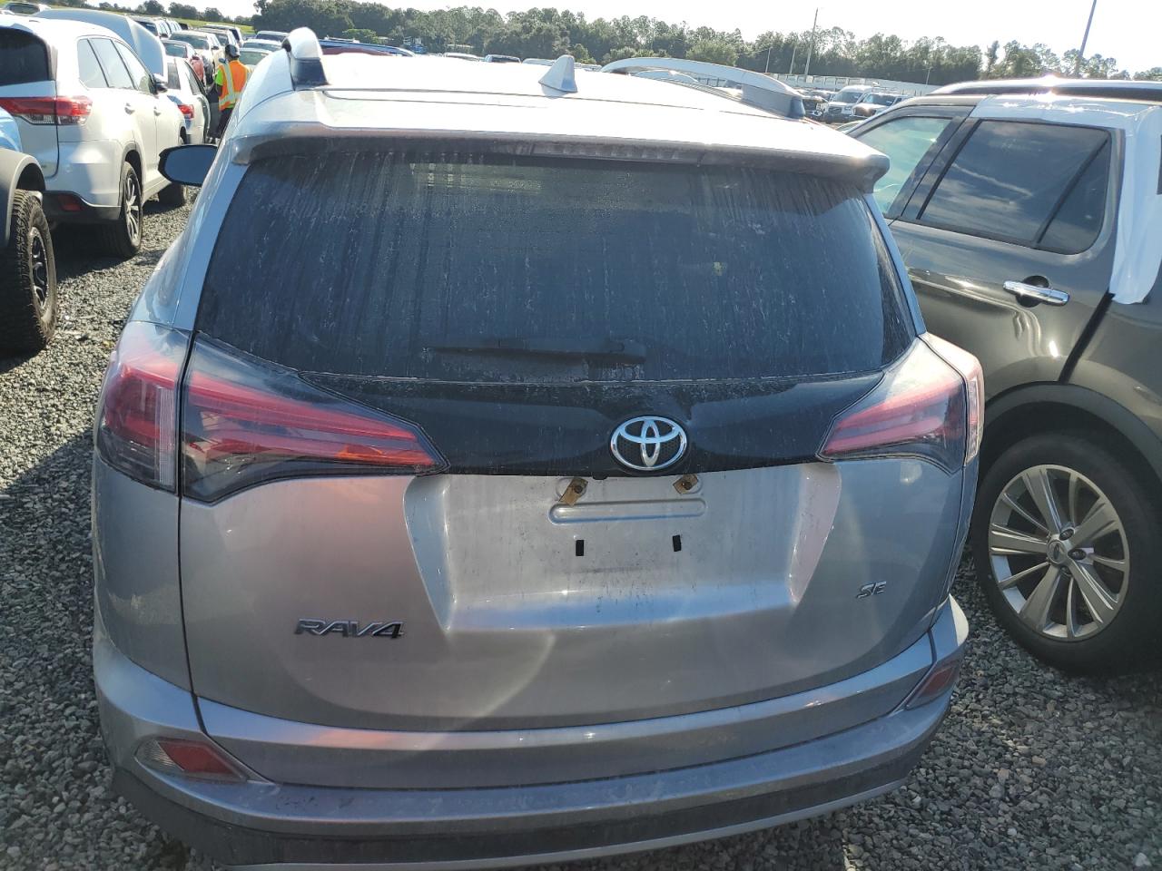 2018 Toyota Rav4 Se VIN: 2T3NFREV2JW430199 Lot: 74228574