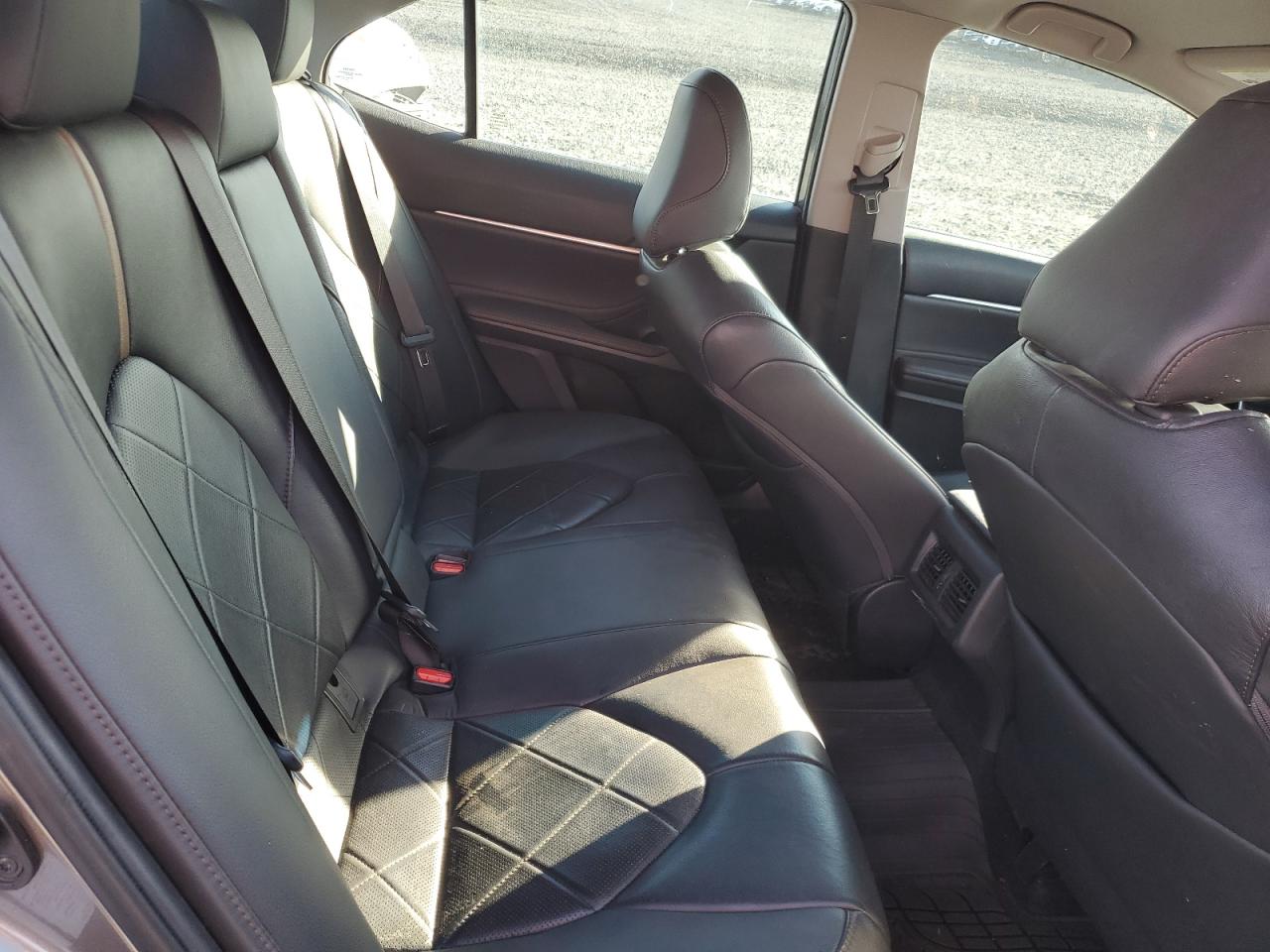 2018 Toyota Camry - Image 10