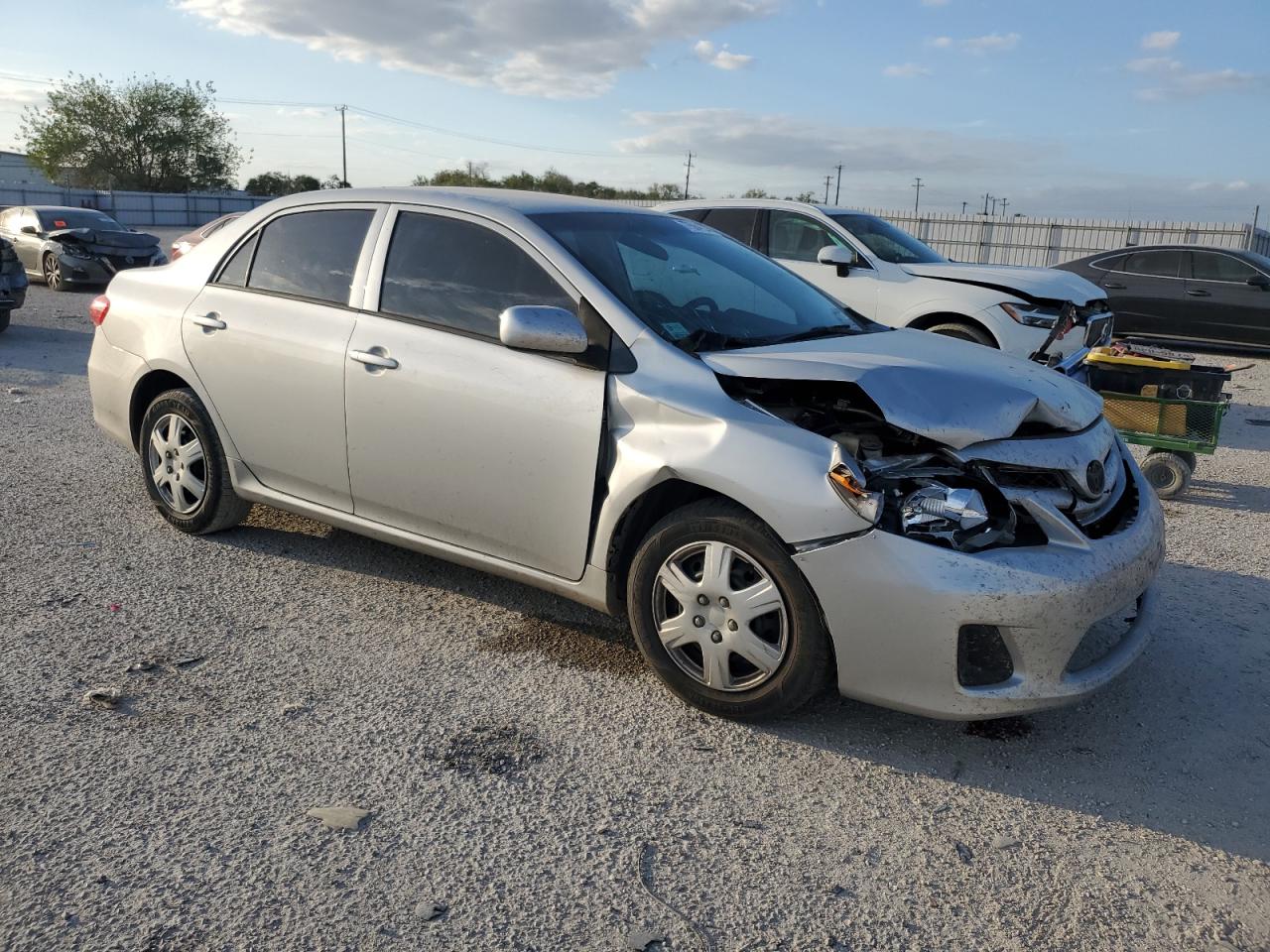 VIN 5YFBU4EE8DP183734 2013 TOYOTA COROLLA no.4