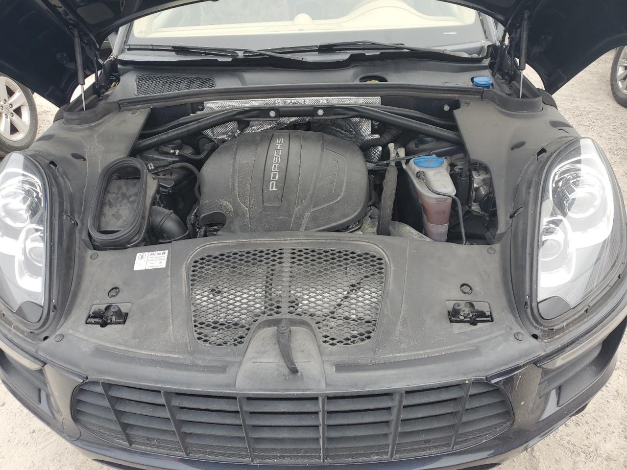 2017 Porsche Macan - Image 11