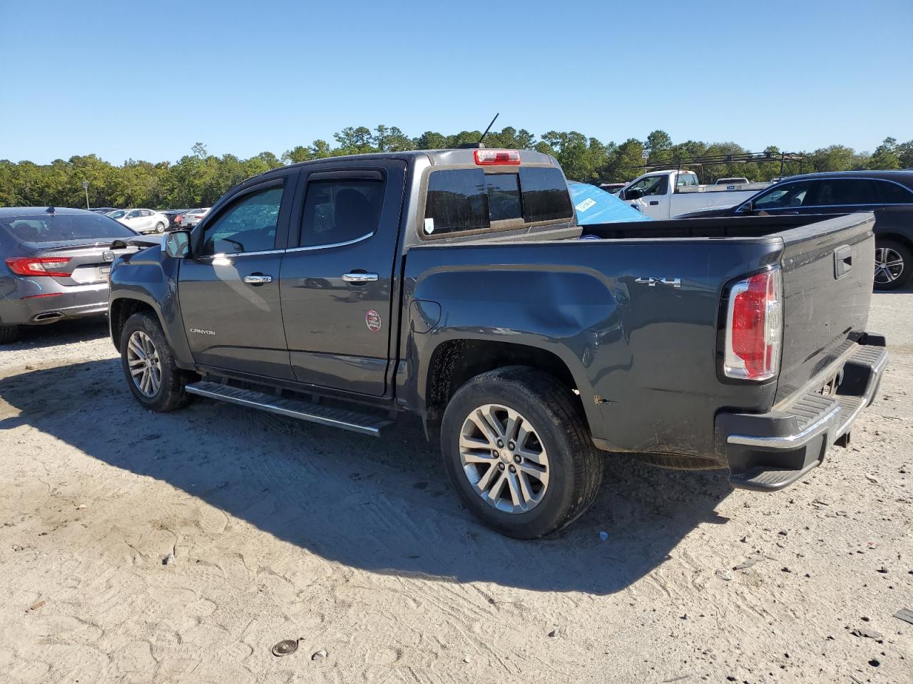 2016 GMC Canyon - Image 2