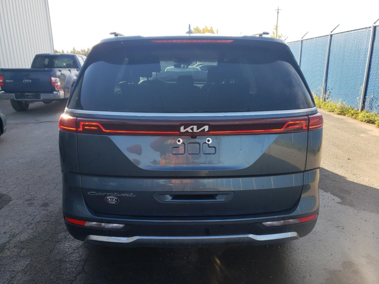 2022 Kia Carnival - Image 6