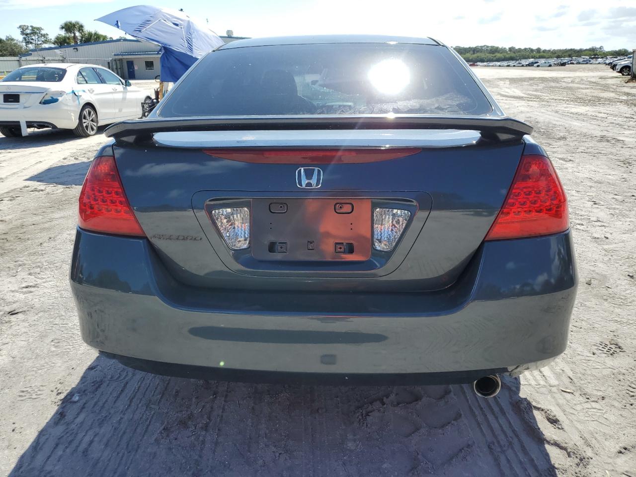 2007 Honda Accord Lx VIN: 3HGCM56447G711426 Lot: 77916124