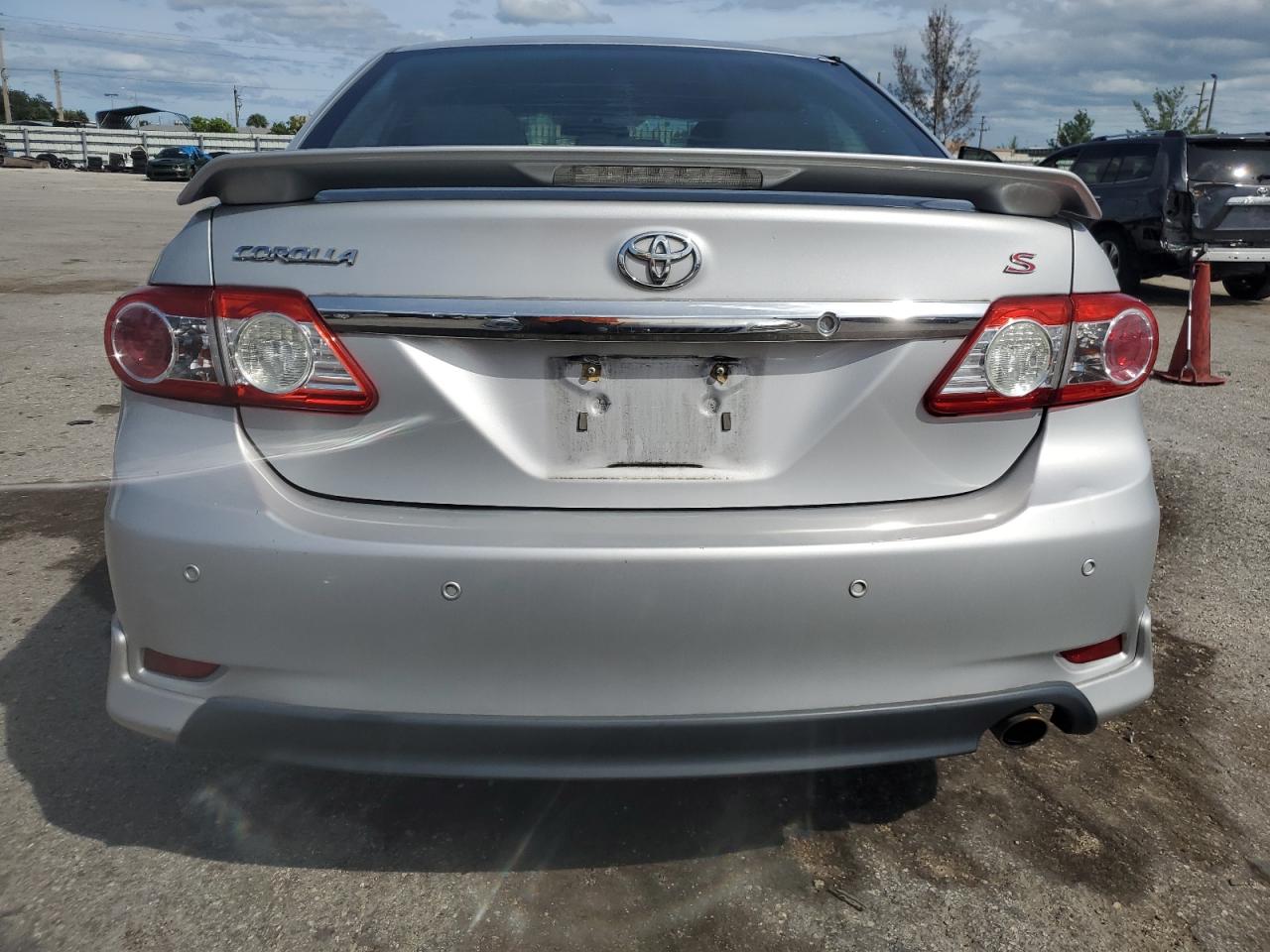 2T1BU4EE1DC944605 2013 Toyota Corolla Base