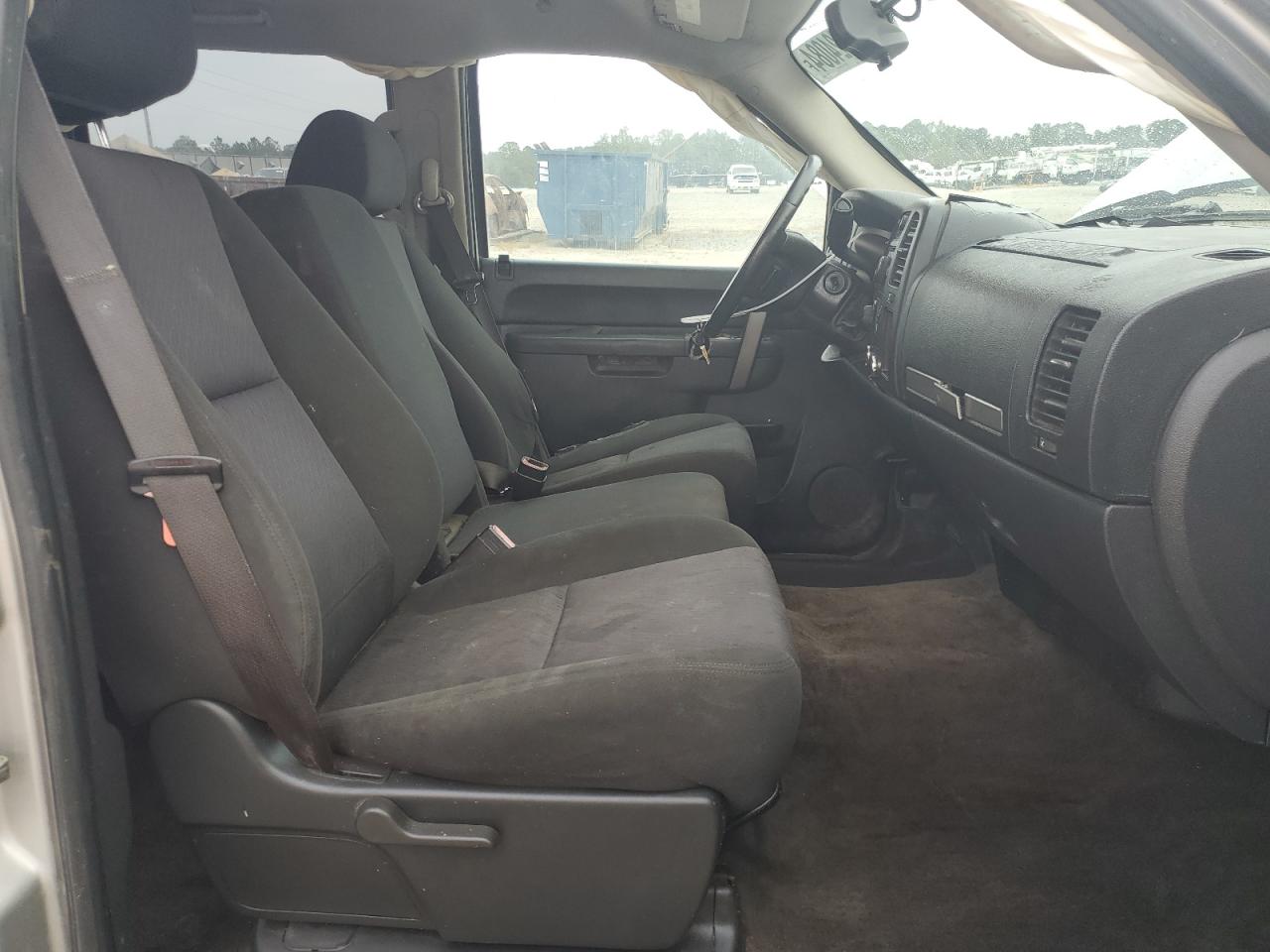 2010 Chevrolet Silverado - Image 7