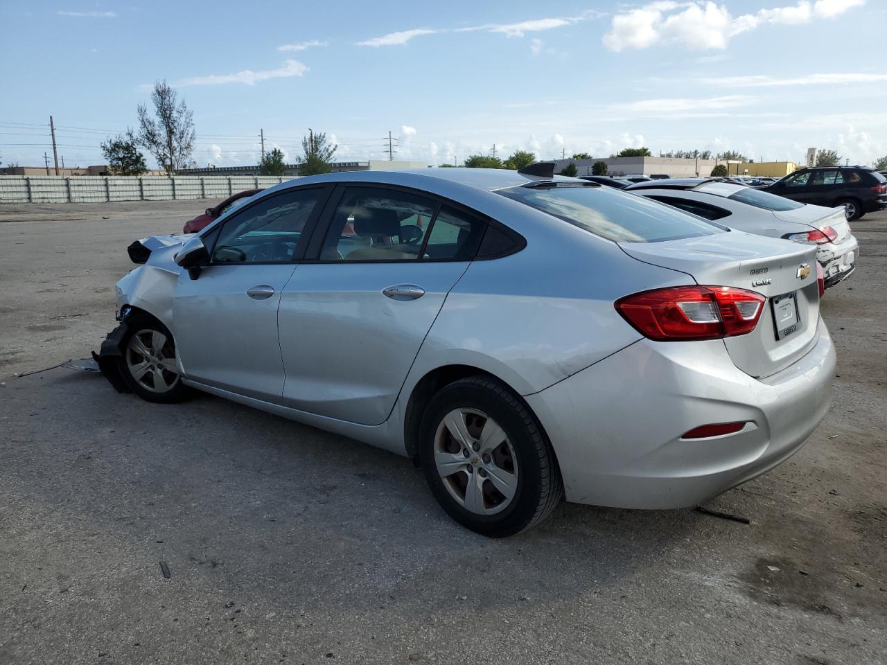 2018 Chevrolet Cruze - Image 2