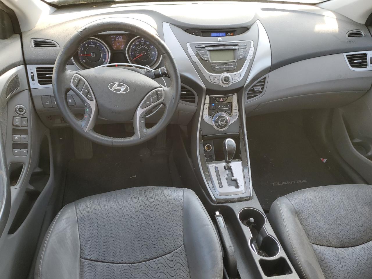 2013 Hyundai Elantra - Image 8