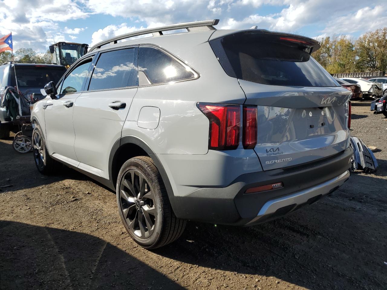 2023 Kia Sorento - Image 2