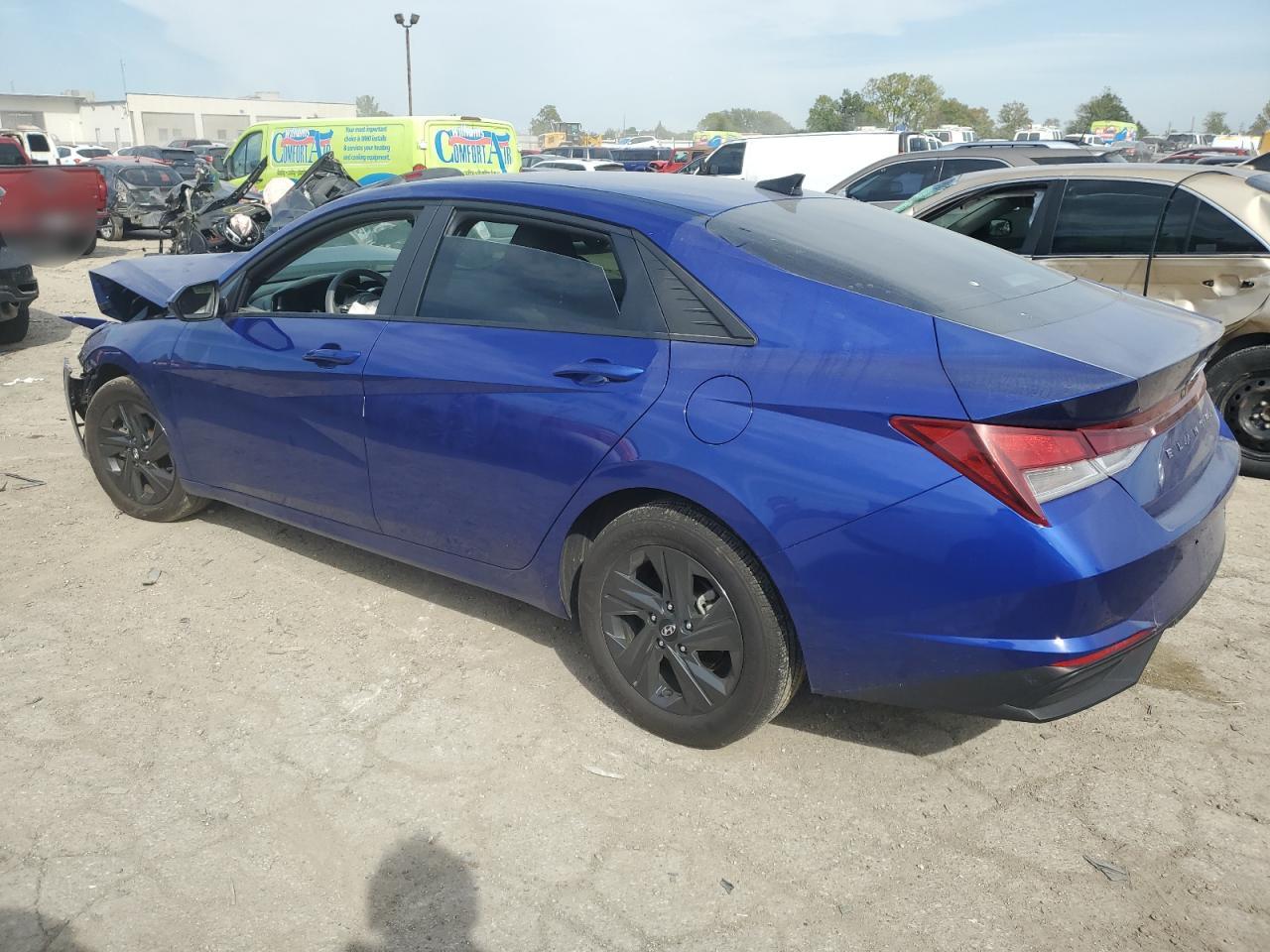 2023 Hyundai Elantra - Image 2