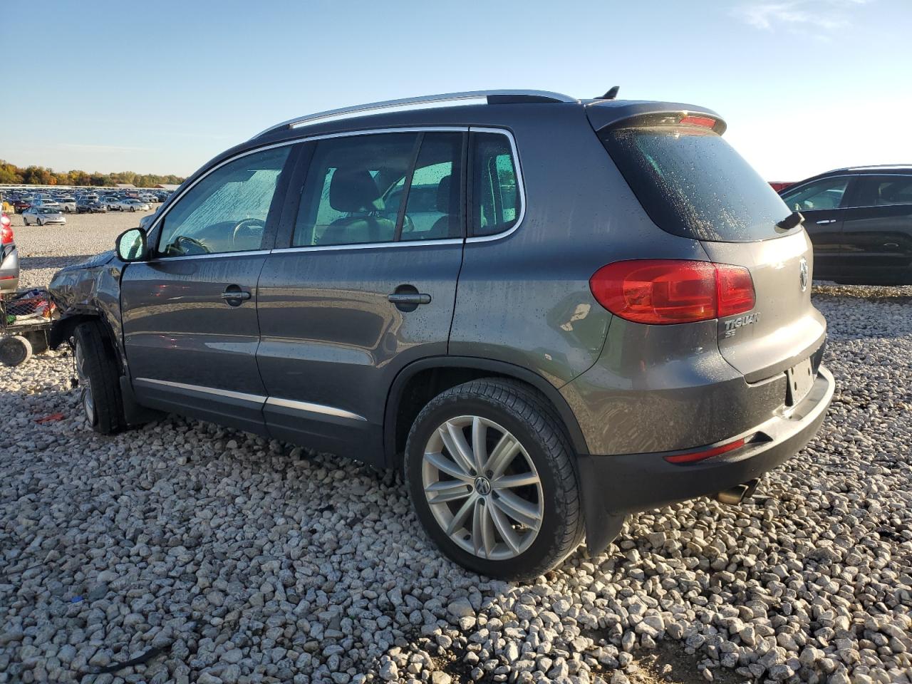 WVGBV7AX8GW607927 2016 VOLKSWAGEN TIGUAN - Image 2