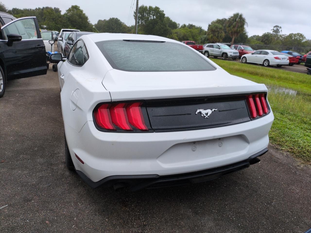 1FA6P8TH3J5128071 2018 Ford Mustang