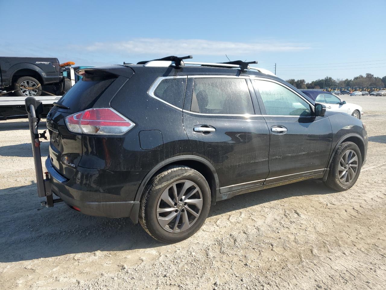 2016 Nissan Rogue - Image 3