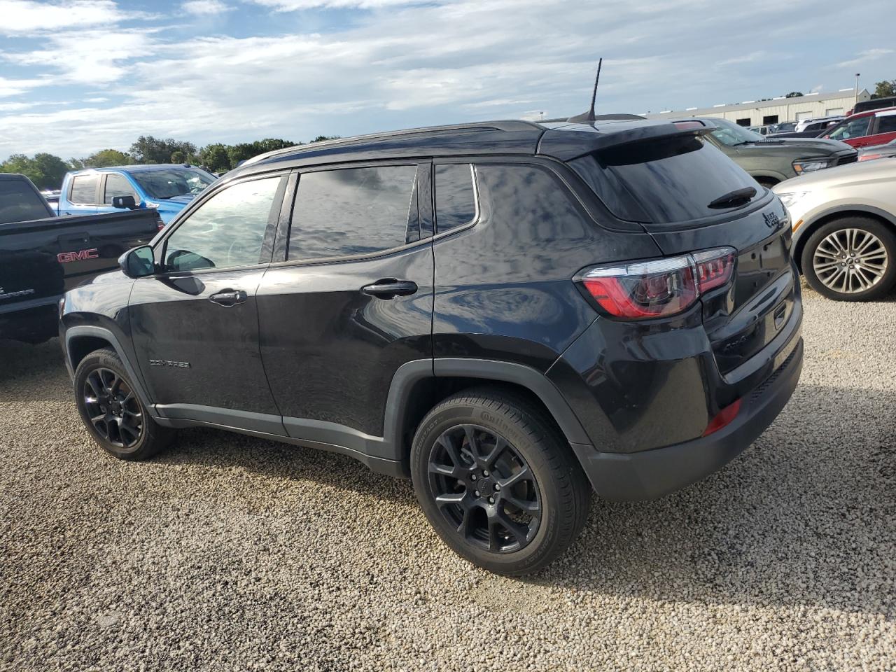 2022 Jeep Compass - Image 2
