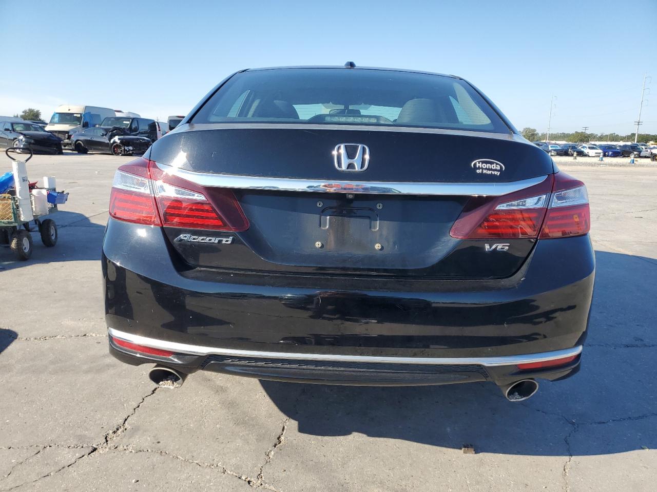 1HGCR3F82HA006276 2017 Honda Accord Exl