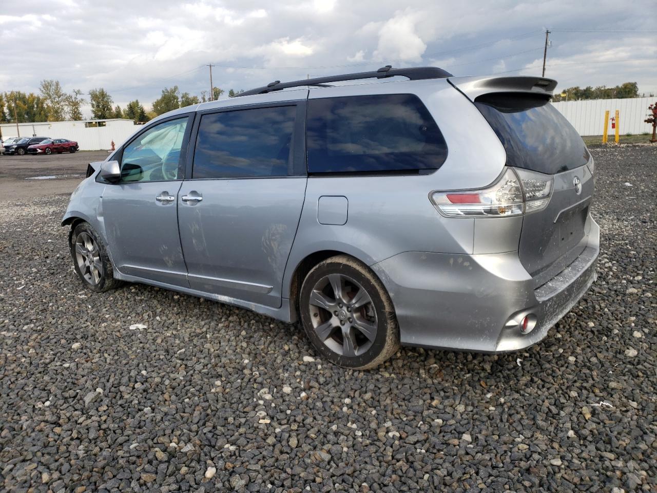 VIN 5TDXK3DC7DS402857 2013 TOYOTA SIENNA no.2