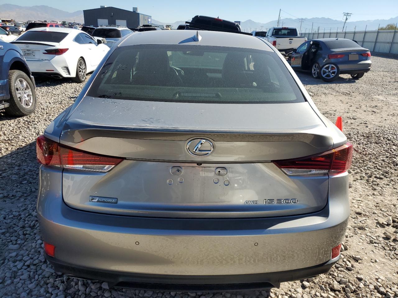 2019 Lexus IS - Image 6
