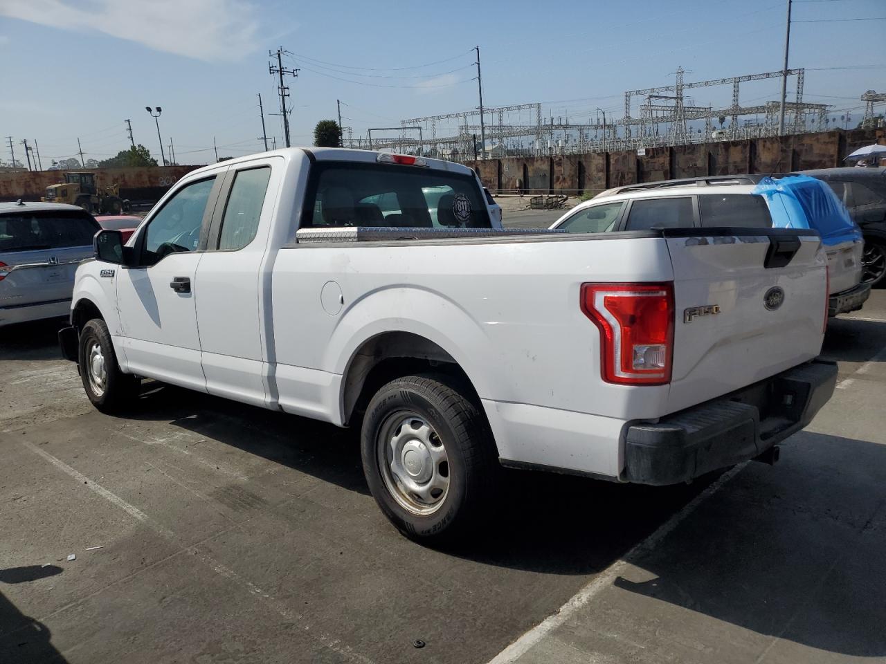 VIN 1FTEX1C82HKC14285 2017 FORD F-150 no.2