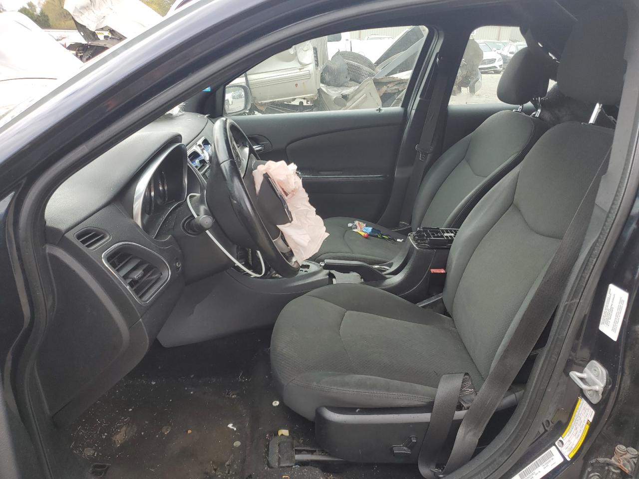 2012 Chrysler 200 - Image 7