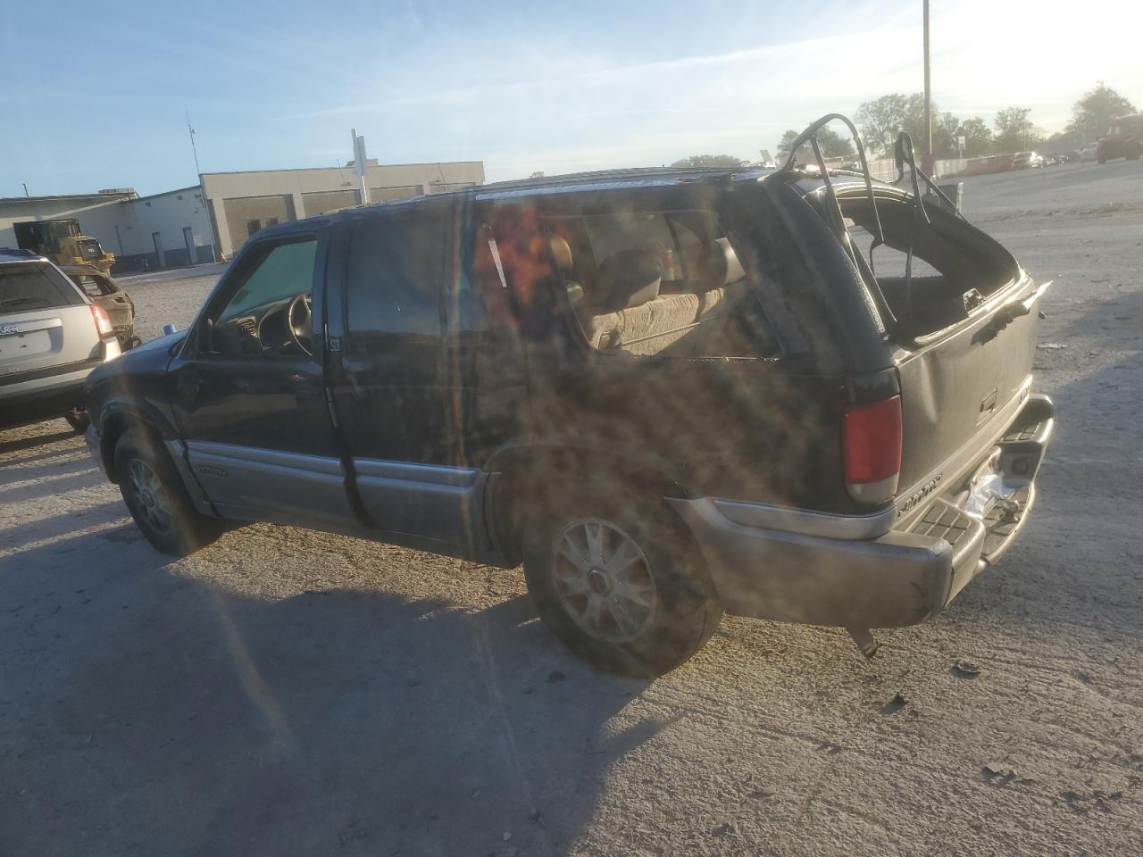 1998 GMC Jimmy - Image 2