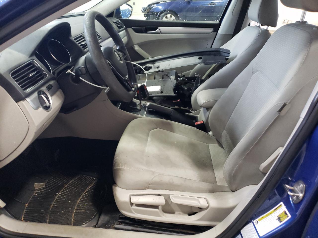 2016 Volkswagen Passat - Image 7