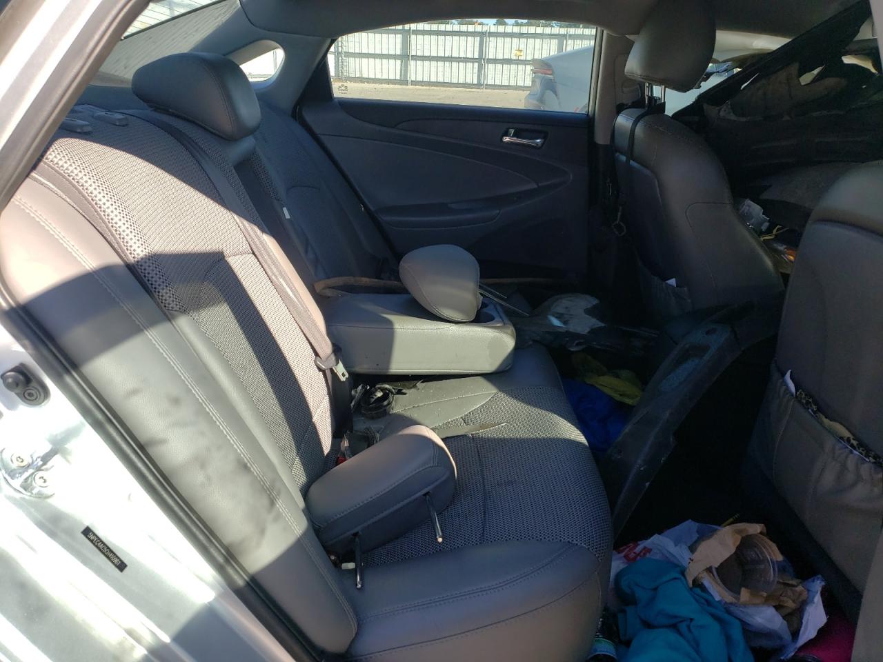 2012 Hyundai Sonata - Image 10